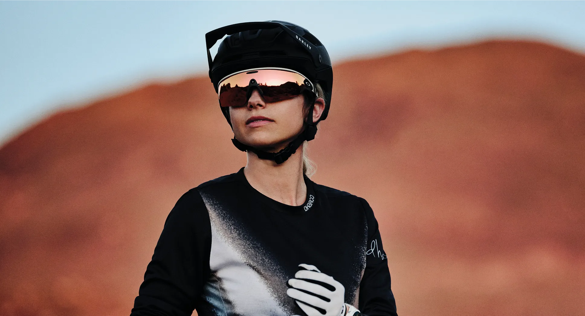 Oakley Meta Vanguard - (F) White - (L) Prizm™ Rose Gold - (Standard)