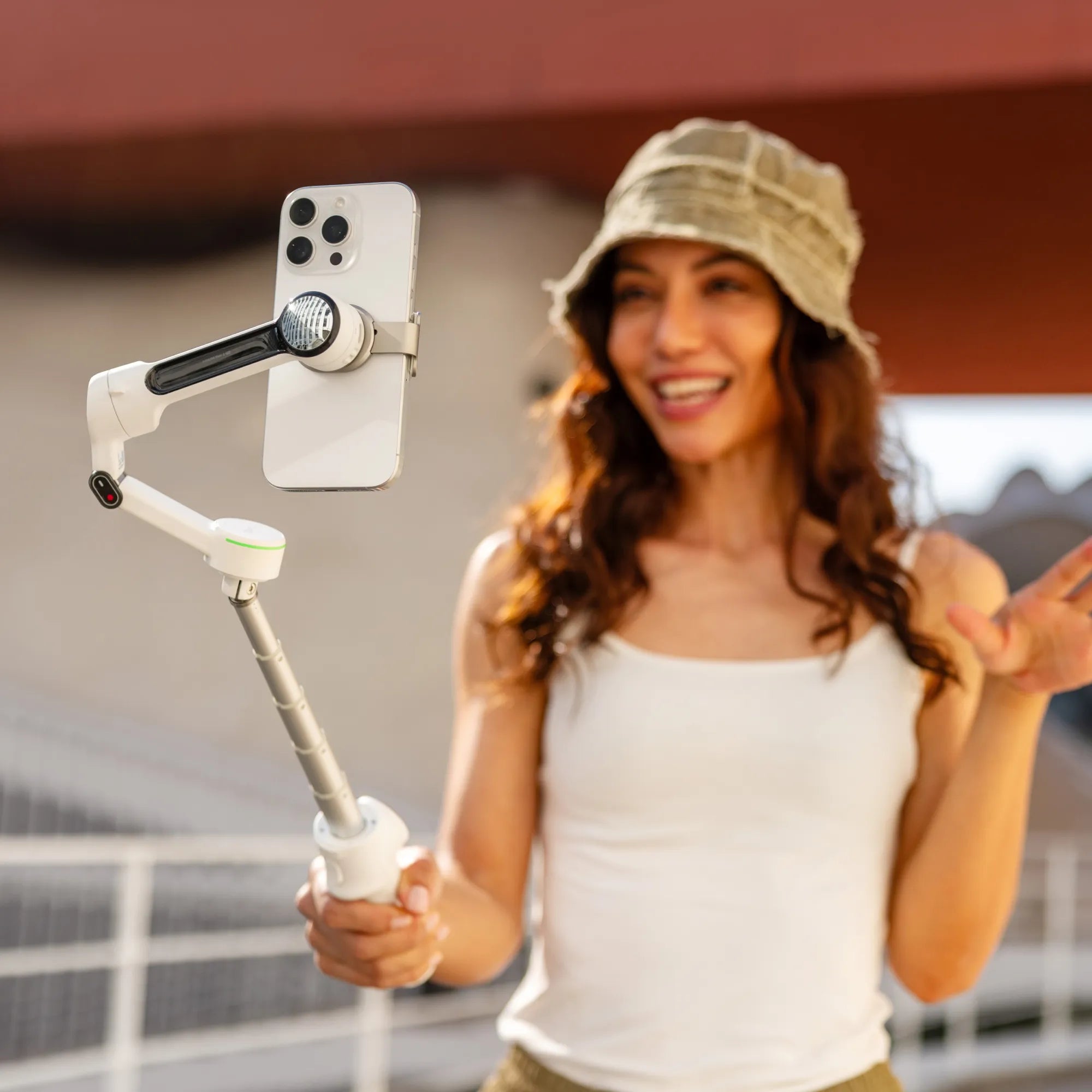 Insta360 Flow 2 Pro Creator Bundle Summit White